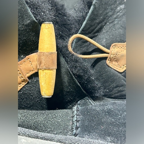 UGG WOMEN'S KEELY SHEARLING LINED BOOTIES,BLACK, US SIZE 7 - Picture 6 of 6